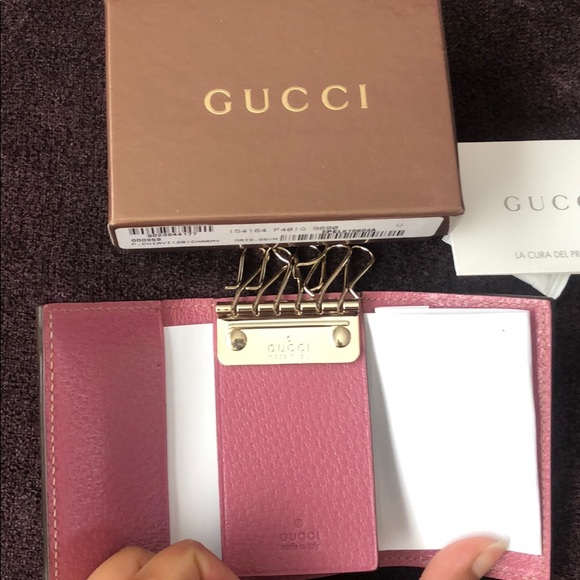 GUCCI 6 Key Holder - Picture 2 of 6